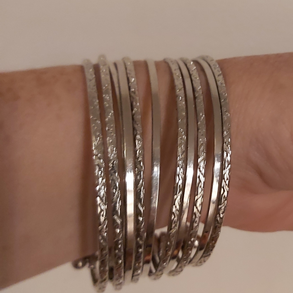 3/$15 Bangle style bracelet - Picture 2 of 2